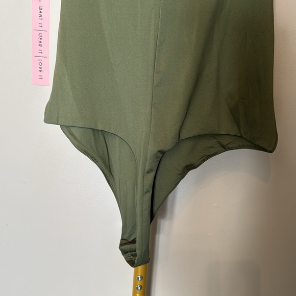 Crave  Fame Women's green Mock Turtleneck Sleeveless Bodysuit Size L - Picture 6 of 10